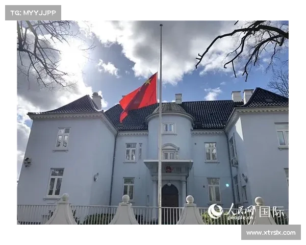 罗马全队举横幅悼念塞尔吉奥儿子逝世表达深切哀悼与支持 罗马全队举横幅悼念塞尔吉奥儿子逝世表达深切哀悼与支持
